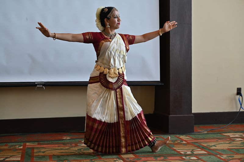 Sushma Mohan of Soorya Performing Arts demonstrating a Bharatanatyam dance.