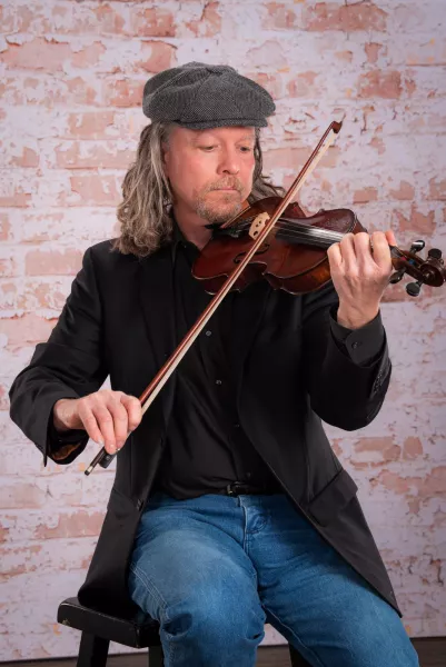 Scott Miller on fiddle